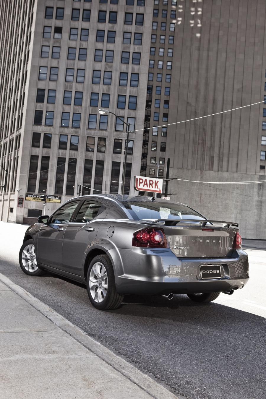  Dodge Avenger R/T 2012 года  (фото 21 из 24)